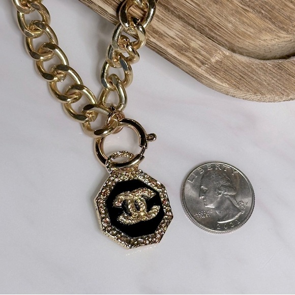 CHANEL Gold Nugget Pendant Necklace | Beautiful CC Pendant & Gold Necklace GUC - Picture 3 of 7